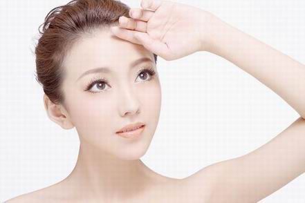 雅美‘伊丽莎白’ 打响夏季美白战